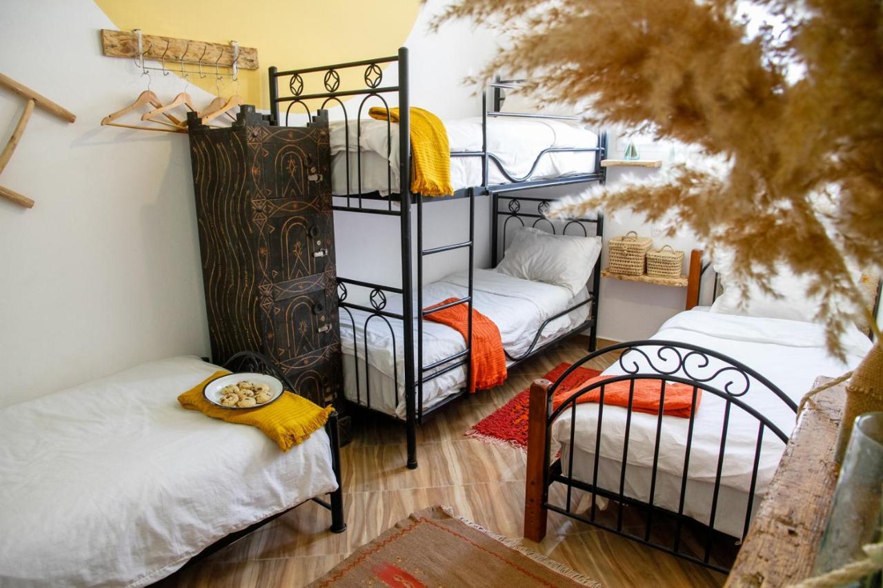 Amayour Surf Hostel Taghazout Esterno foto