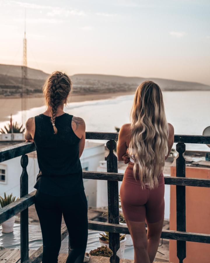 Amayour Surf Hostel Taghazout Esterno foto