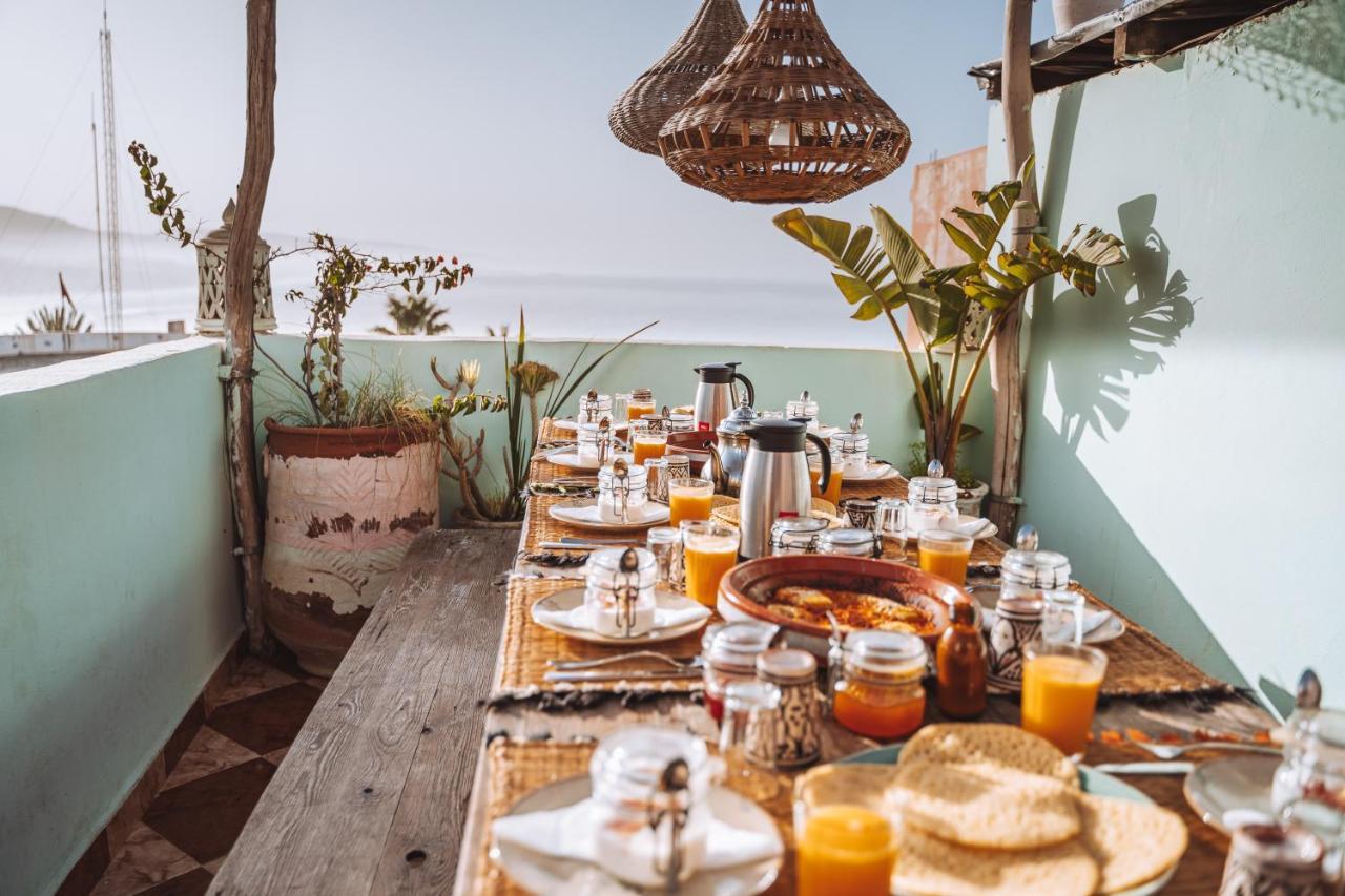 Amayour Surf Hostel Taghazout Esterno foto