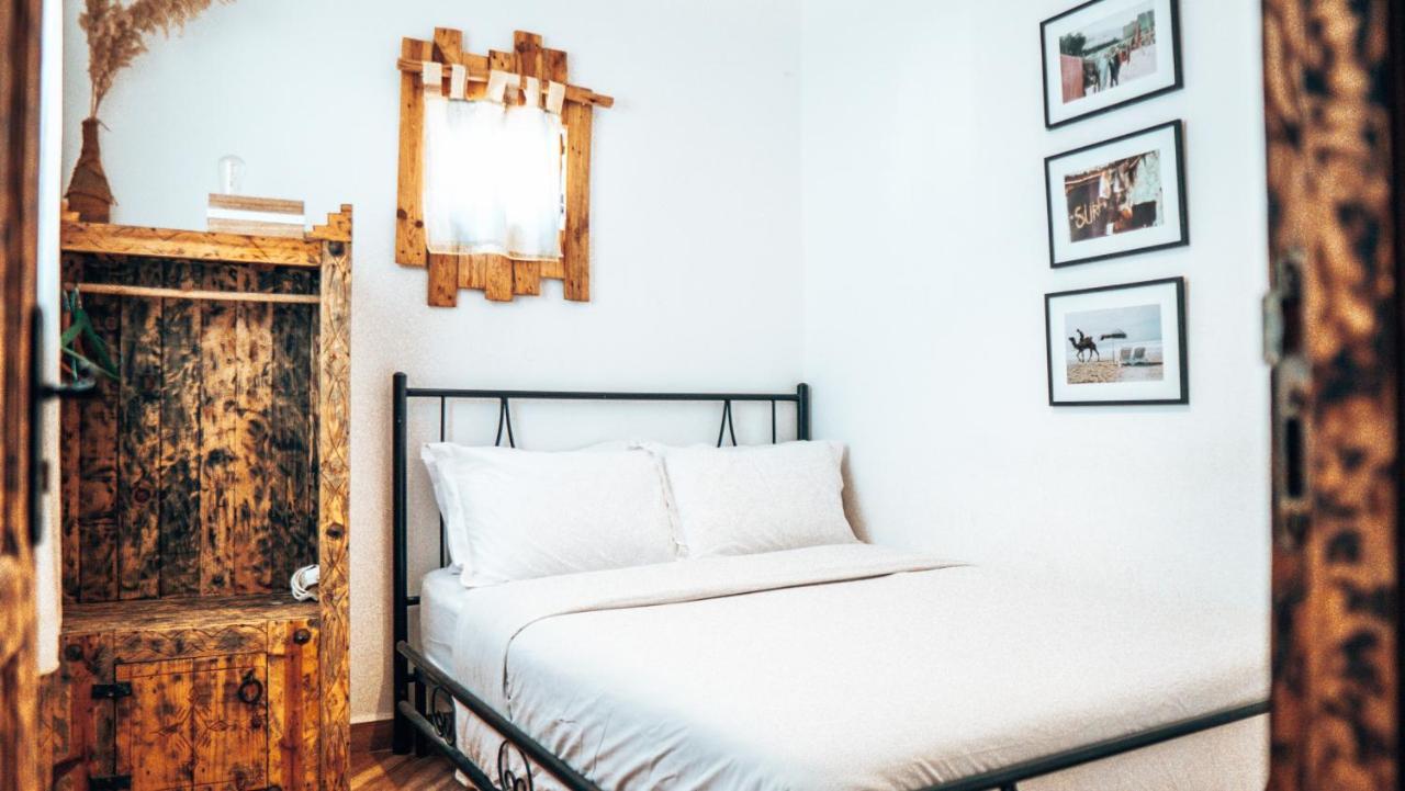 Amayour Surf Hostel Taghazout Esterno foto