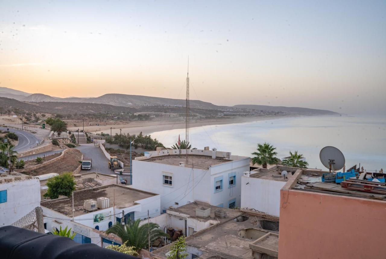 Amayour Surf Hostel Taghazout Esterno foto