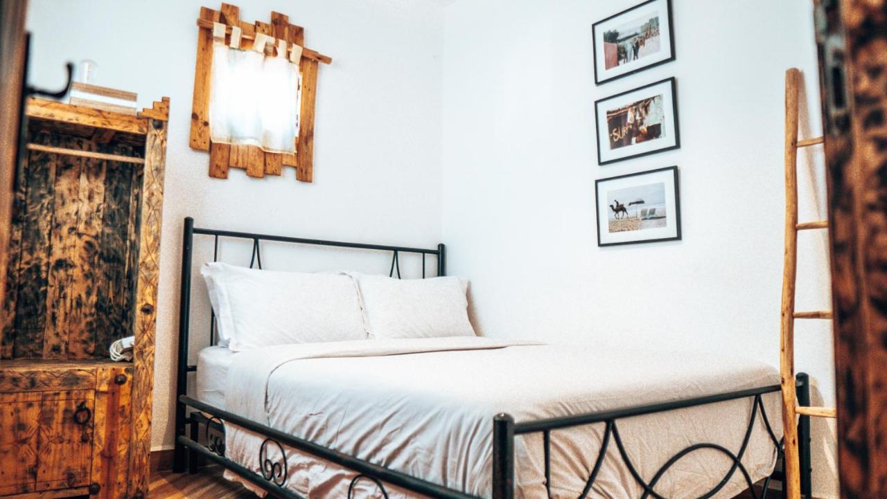 Amayour Surf Hostel Taghazout Esterno foto