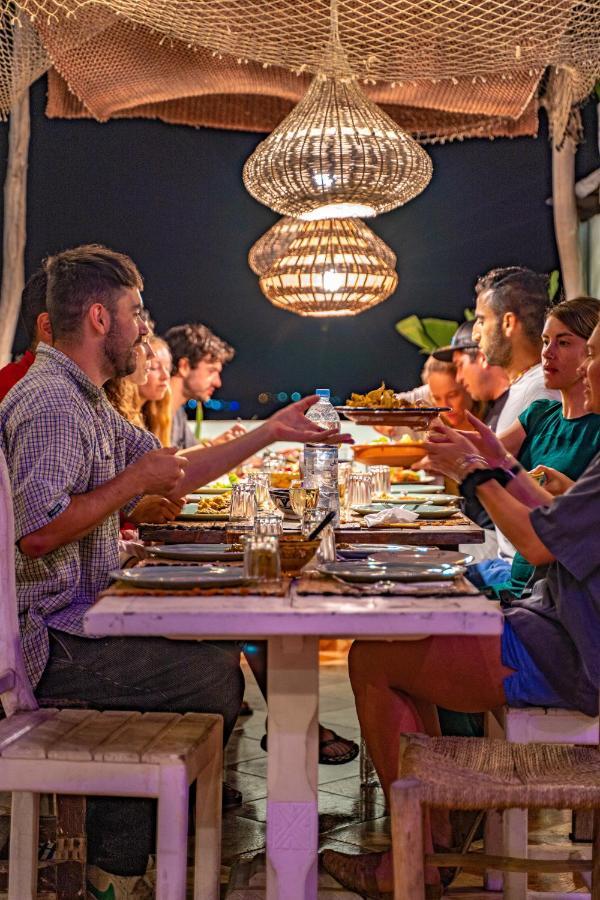 Amayour Surf Hostel Taghazout Esterno foto