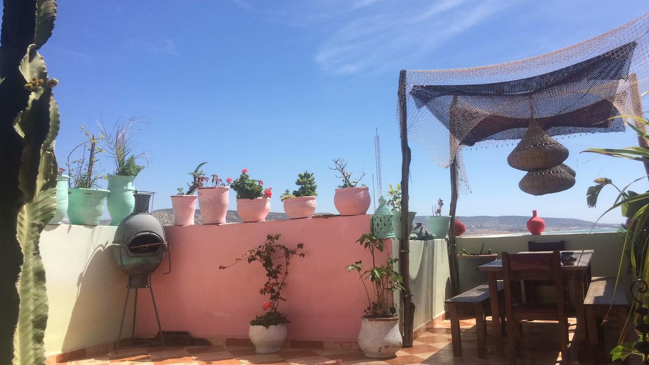 Amayour Surf Hostel Taghazout Esterno foto